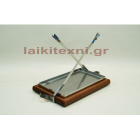 Πιατέλα σερβιρίσματος με σούβλες.Πιατέλες