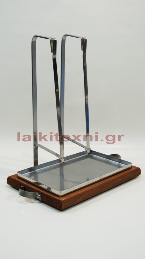 Πιατέλα σερβιρίσματος με σούβλες.Πιατέλες