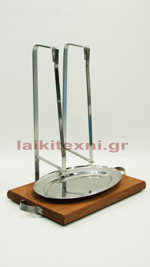 Πιατέλα σερβιρίσματος με σούβλες.Πιατέλες