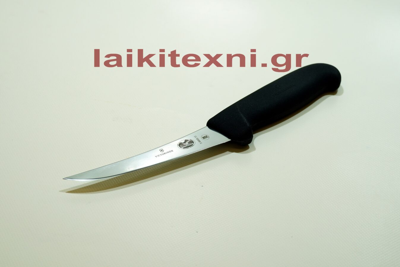 Μαχαίρι ξεκοκαλίσματος γυριστό VICTORINOX 12cm.